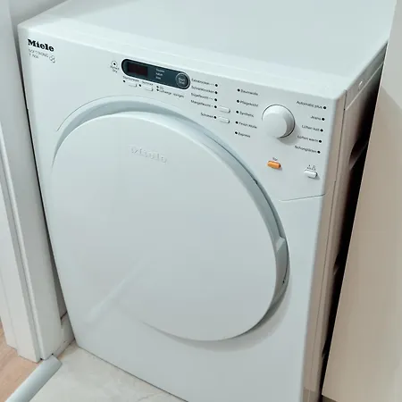 Godija 1 * Τίρανα