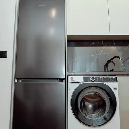 Godija 1 * Τίρανα